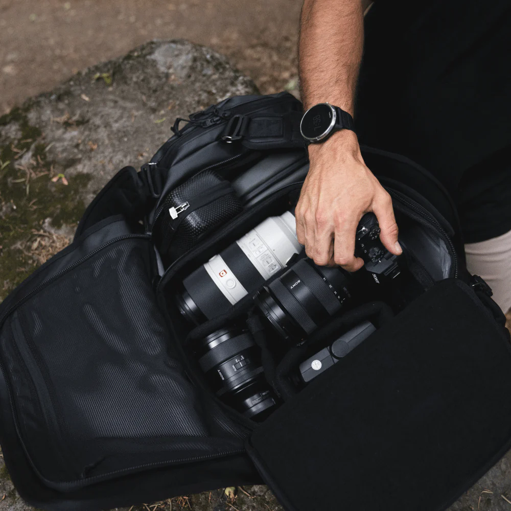 CARRYALL Duffel 40L in Black - Image 4