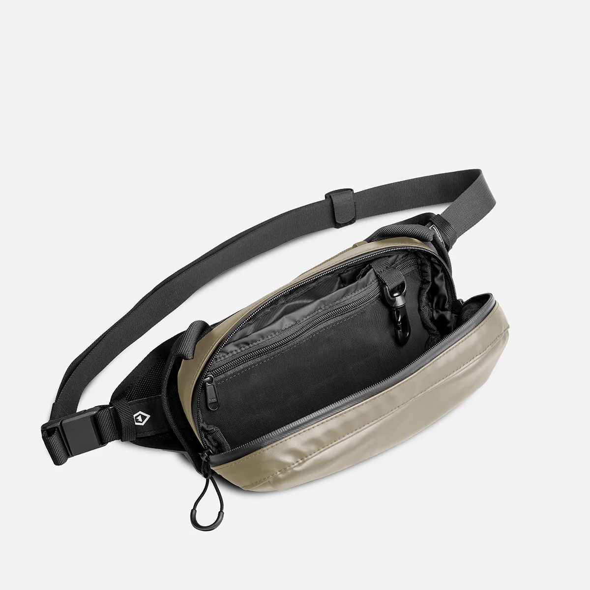 D1 Fanny Pack in Yuma Tan - Image 3