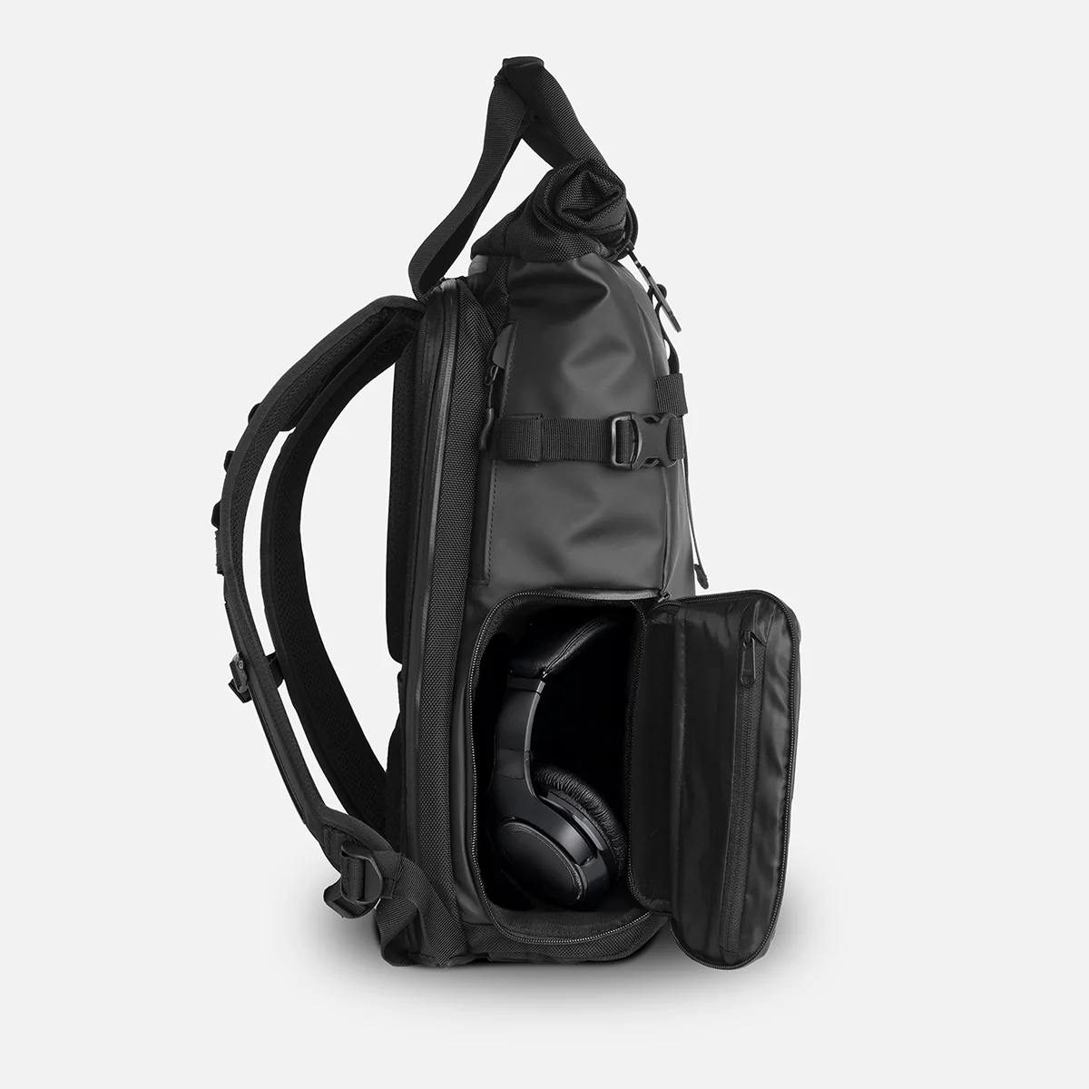 PRVKE 31L V3 in Black - Image 7
