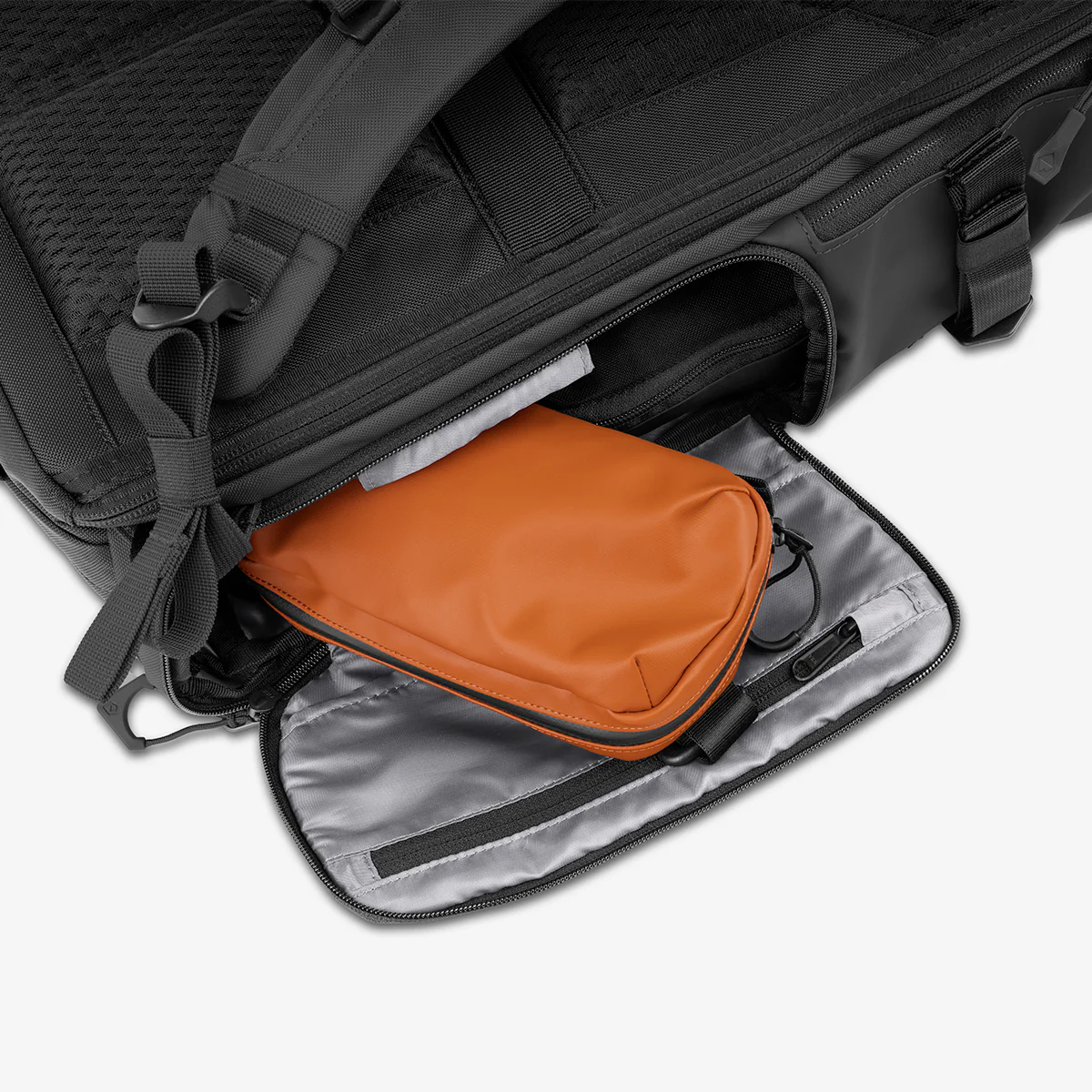 PRVKE 21L in Black - Image 5