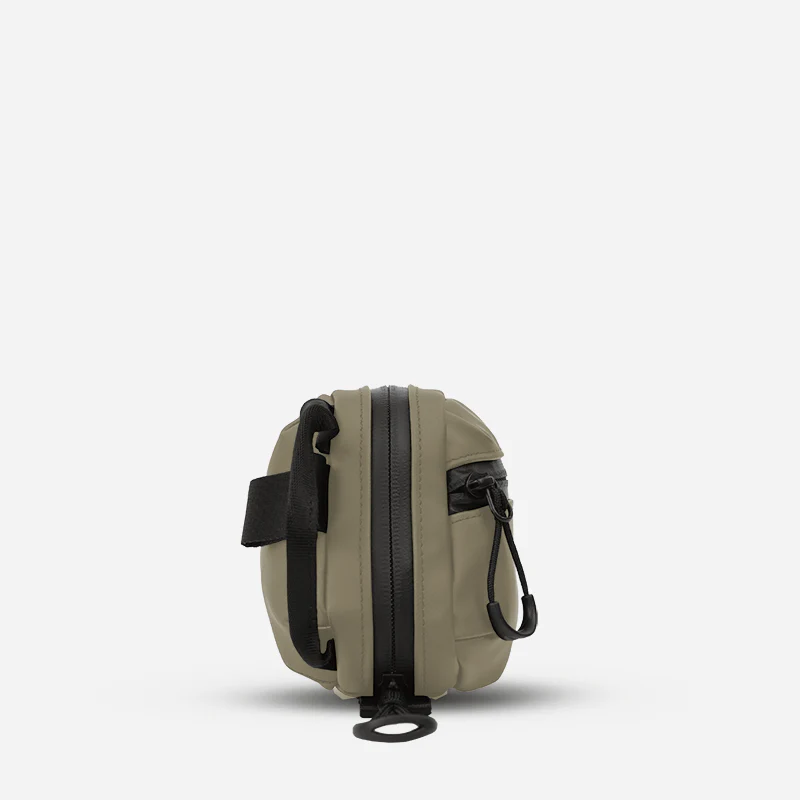 Tech Bag Medium in Yuma Tan - Image 3