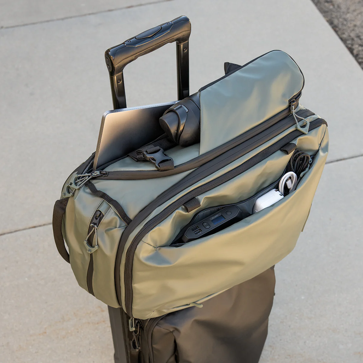 TRANSIT Travel Backpack 35L in Wasatch Green - Image 8