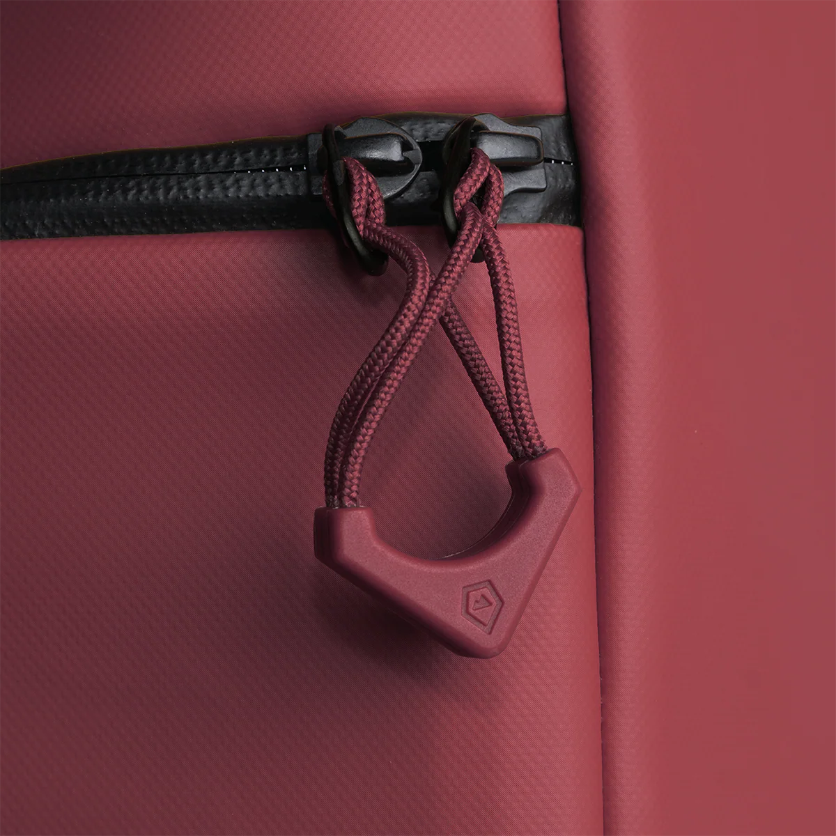 WORRYLESS® Locking Zipper Pullers in Rhone Burgundy - Image 3